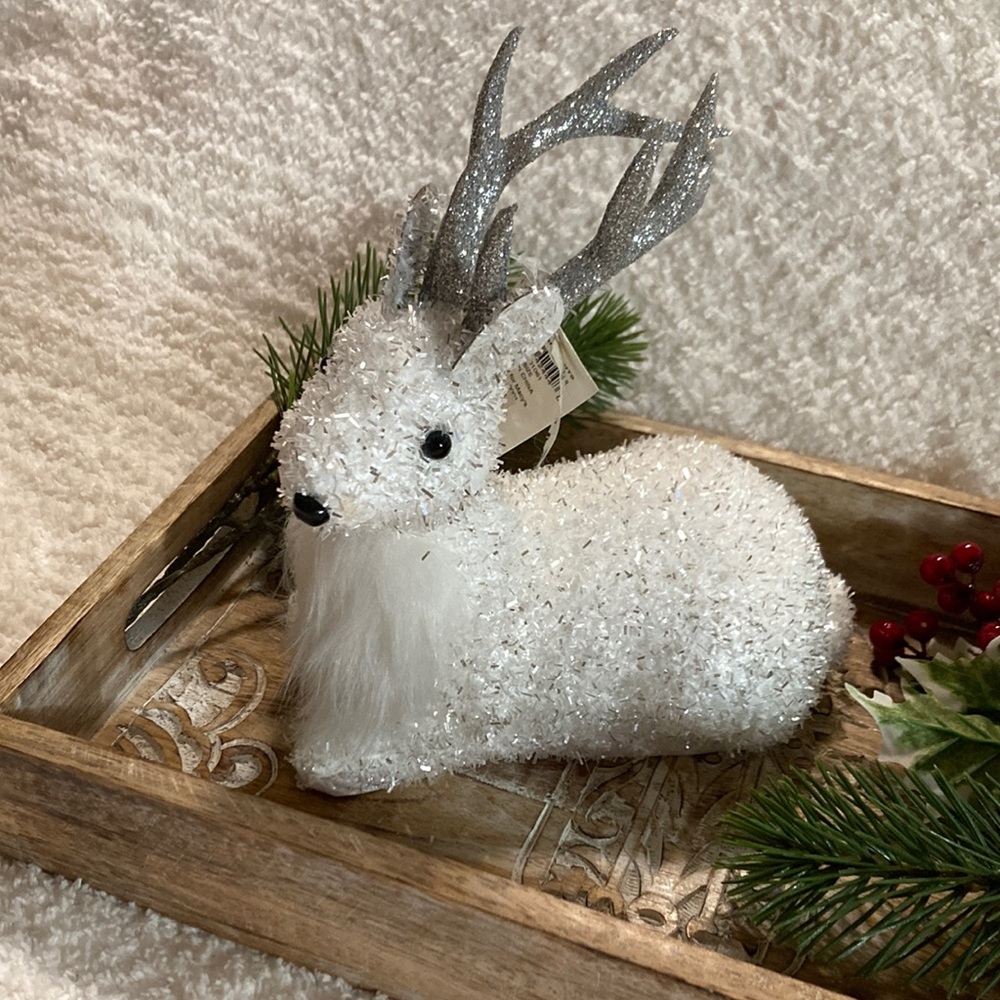 Northern Lights decorative deer display✨